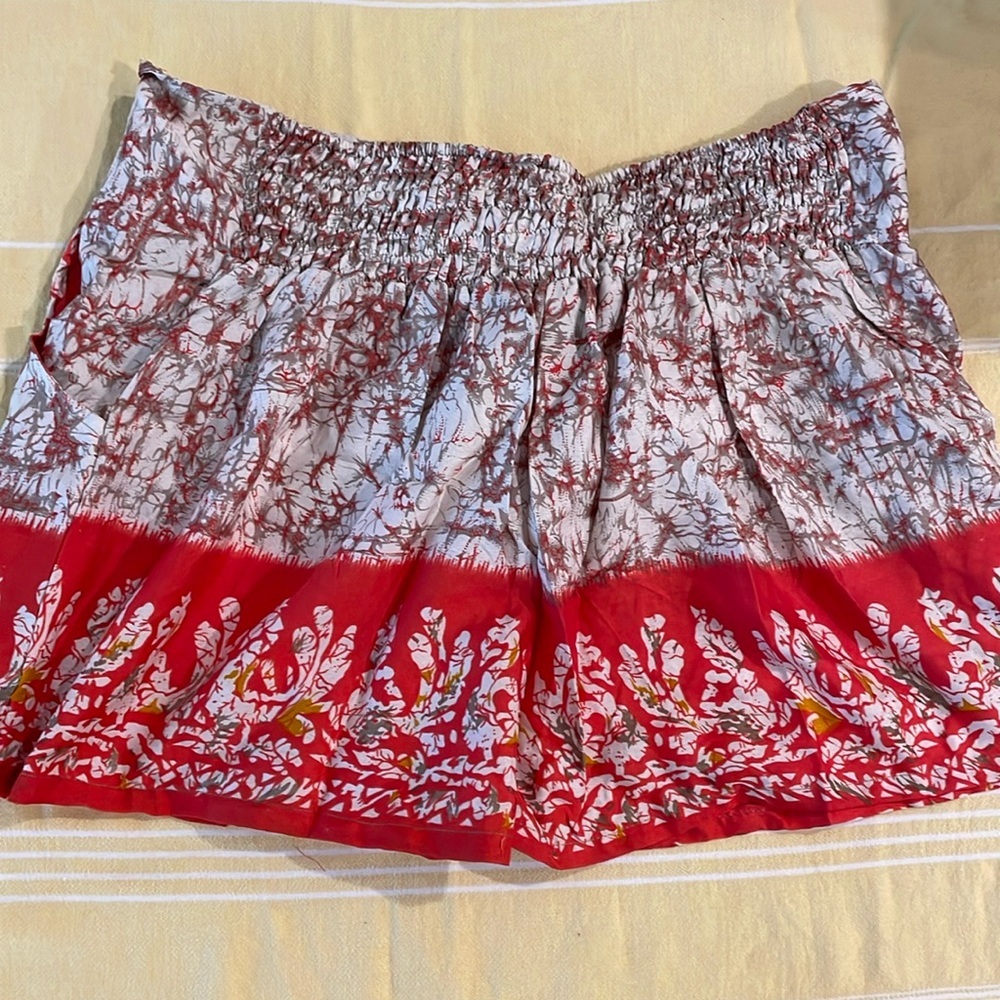 High Waist Orange and White Shorts with Artistic Print - Picture 5 of 5